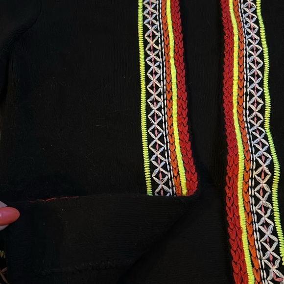 Alice+Olivia Meemee Embroidered Open-Front Cardigan - Picture 3 of 7